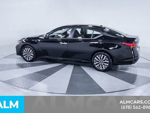 Used 2025 Nissan Altima 2.5 SV FWD image 5
