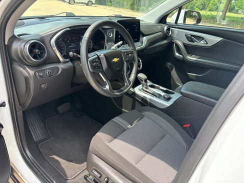 Used 2025 Chevrolet Blazer LT FWD image 9