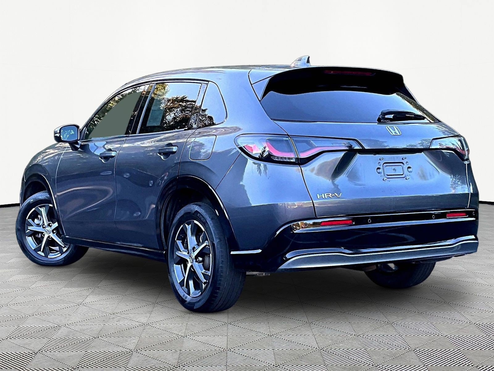 Used 2024 Honda HR-V EX-L image 4