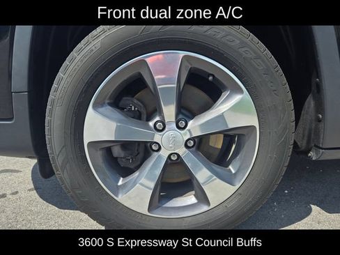 Used 2020 Jeep Cherokee Limited AWD/4WD image 11