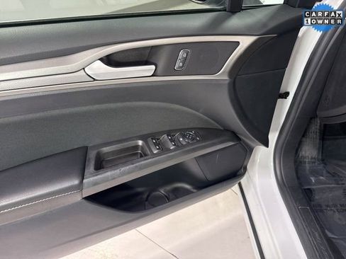 Used 2020 Ford Fusion SE image 10