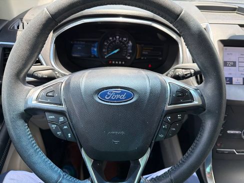 Used 2020 Ford Edge Titanium FWD image 12