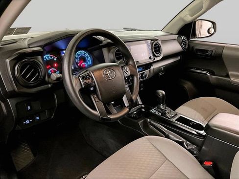 Used 2022 Toyota Tacoma SR AWD/4WD image 12