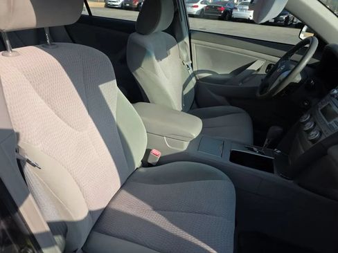 Used 2011 Toyota Camry LE FWD image 10