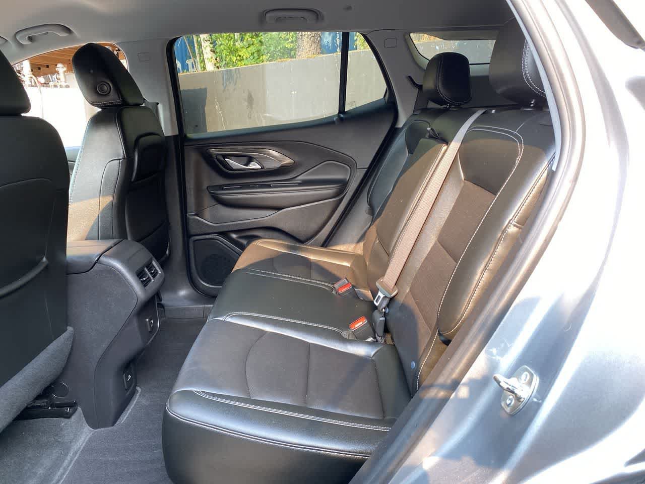 Used 2024 GMC Terrain SLT AWD/4WD image 16