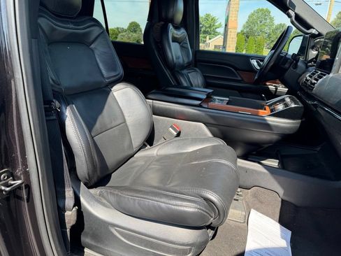Used 2019 Lincoln Navigator L Reserve AWD/4WD image 7