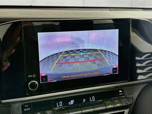 Used 2025 Toyota Camry SE FWD image 22