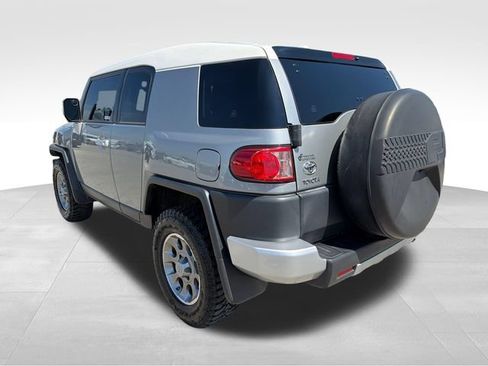 Used 2011 Toyota FJ Cruiser 4WD w/ Convenience Pkg image 5