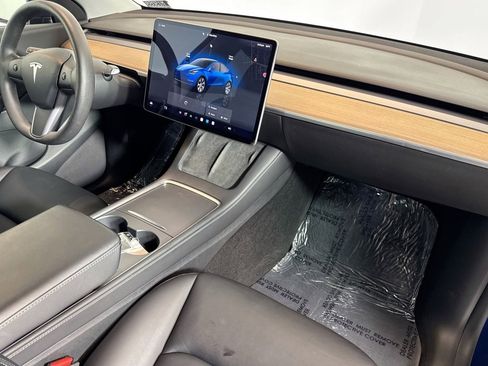 Used 2022 Tesla Model Y Long Range image 26