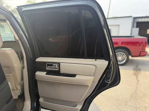 Used 2015 Lincoln Navigator 4WD image 13