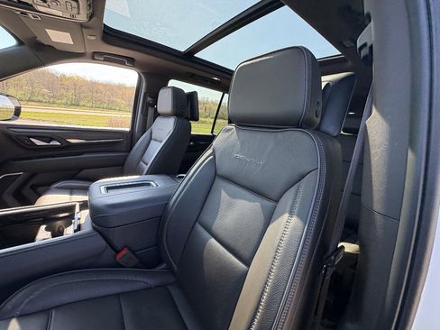 Used 2024 GMC Yukon Denali w/ Denali Reserve Package AWD/4WD image 33