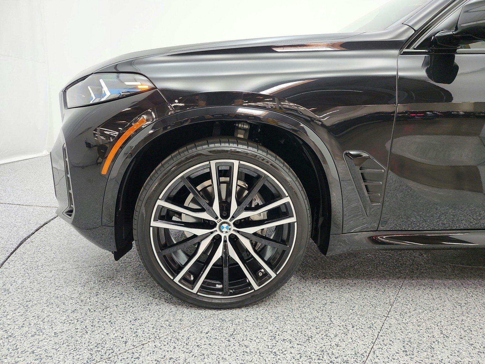 Used 2024 BMW X5 xDrive40i w/ M Sport Package AWD/4WD image 22