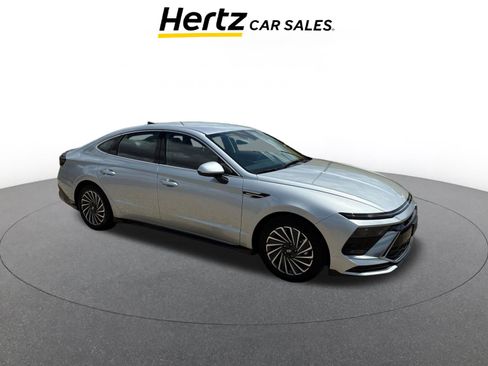 Used 2025 Hyundai Sonata SEL FWD image 1