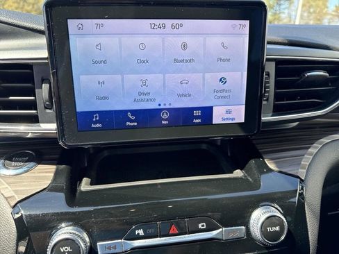 Used 2022 Ford Explorer Limited w/ Equipment Group 301A image 30