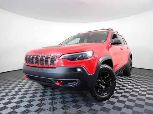 Used 2019 Jeep Cherokee Trailhawk w/ Comfort/Convenience Group AWD/4WD image 2