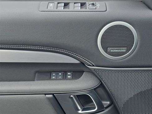 New 2026 Land Rover Discovery Limited Edition image 30