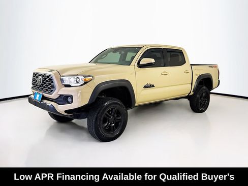 Used 2020 Toyota Tacoma TRD Off-Road AWD/4WD image 3