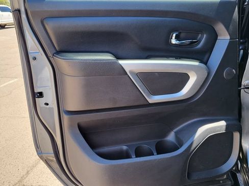 Used 2016 Nissan Titan SV AWD/4WD image 22