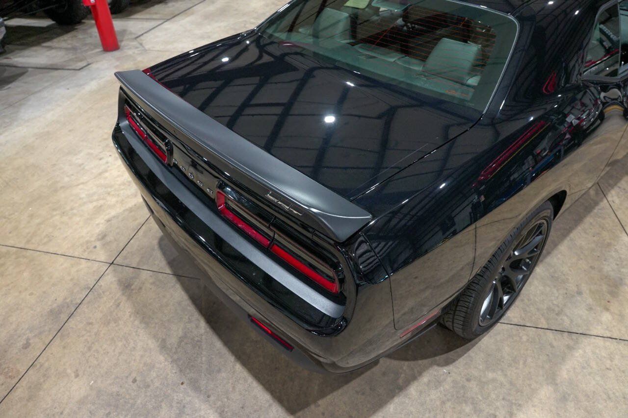 Used 2016 Dodge Challenger SRT Hellcat RWD image 20