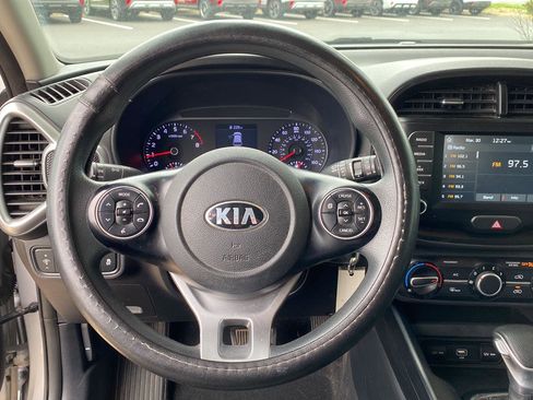 Used 2021 Kia Soul LX image 28