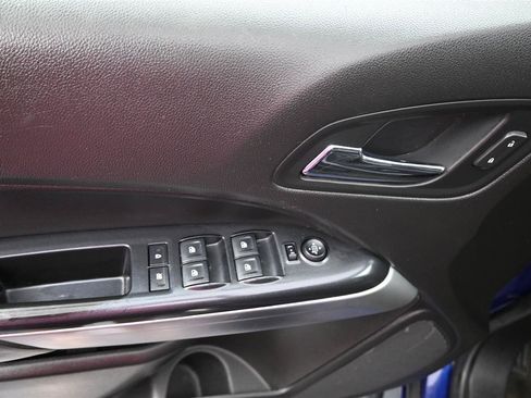 Used 2015 Chevrolet Colorado LT w/ Luxury Package RWD image 11
