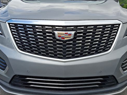 Certified 2023 Cadillac XT5 Premium Luxury FWD image 9