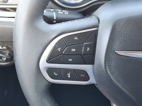 Used 2023 Chrysler 300 Touring L w/ Popular Equipment Group image 38