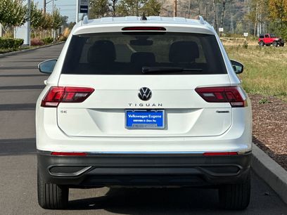 Used 2024 Volkswagen Tiguan SE