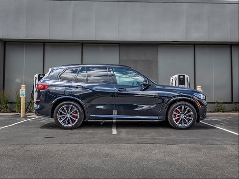 Used 2021 BMW X5 M50i w/ Executive Package AWD/4WD image 6