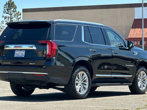 Used 2022 GMC Yukon SLT w/ SLT Premium Package AWD/4WD image 3