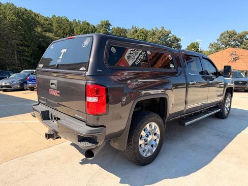 Used 2015 GMC Sierra 2500 Denali w/ Duramax Plus Package AWD/4WD image 17