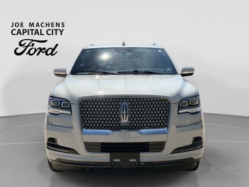Used 2023 Lincoln Navigator Reserve AWD/4WD image 10