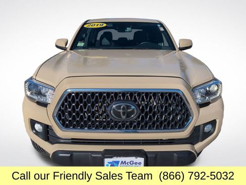 Used 2019 Toyota Tacoma TRD Off-Road image 10