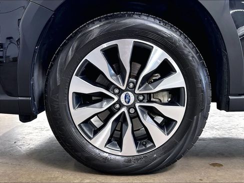Used 2025 Subaru Outback Limited AWD/4WD image 11