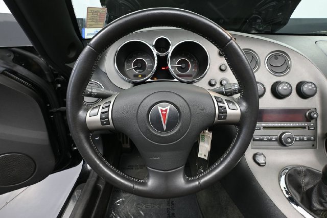 Used 2008 Pontiac Solstice GXP w/ Premium Package RWD image 19