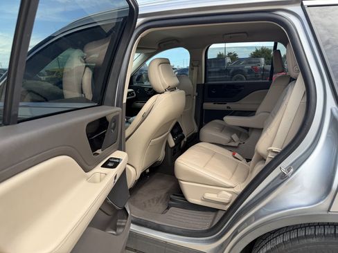 Used 2020 Lincoln Aviator Reserve RWD image 19
