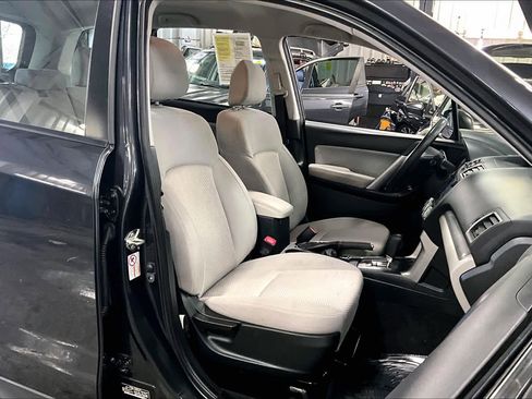 Used 2018 Subaru Forester 2.5i w/ Alloy Wheel Package image 9