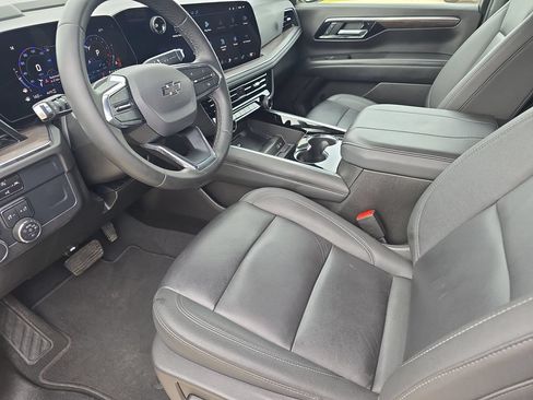 Used 2025 Chevrolet Tahoe Z71 AWD/4WD image 17