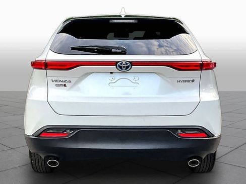 Used 2021 Toyota Venza LE AWD/4WD image 5