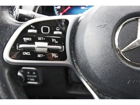 Used 2022 Mercedes-Benz GLB 250 image 11