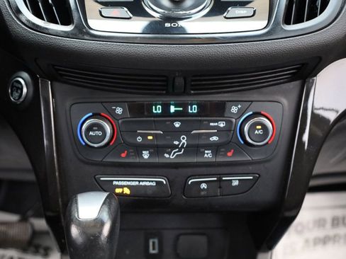 Used 2017 Ford Escape Titanium image 40