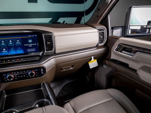 Used 2024 Chevrolet Silverado 3500 LTZ w/ LTZ Plus Package AWD/4WD image 7