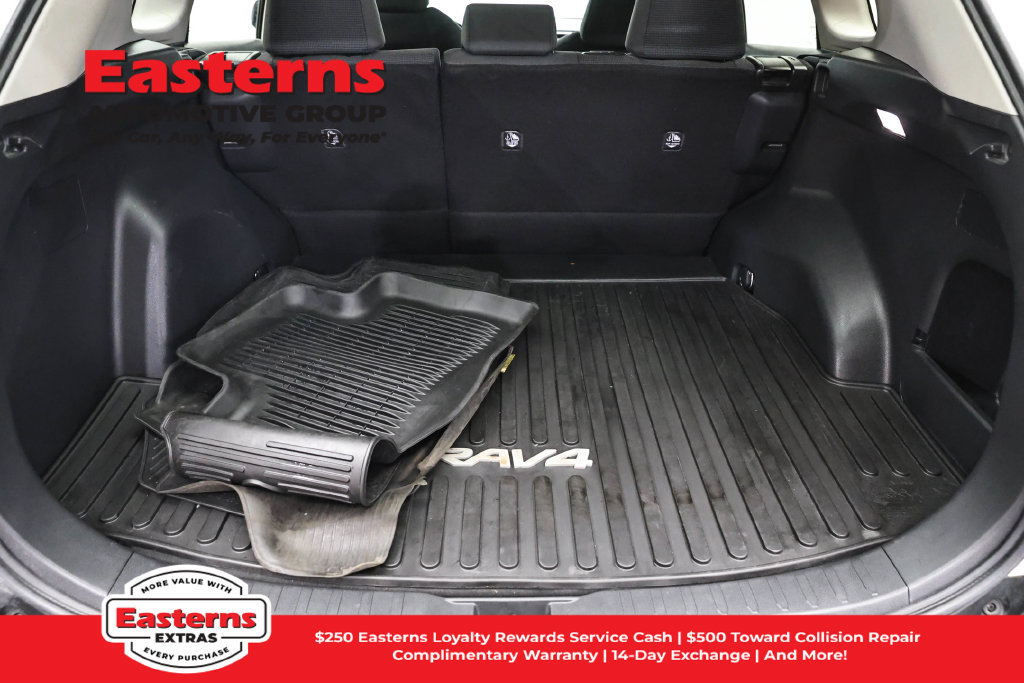 Used 2023 Toyota RAV4 LE AWD/4WD image 10