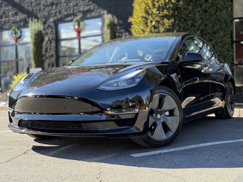 Used 2022 Tesla Model 3 Long Range image 2