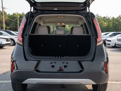 Used 2023 Kia Soul LX FWD image 16