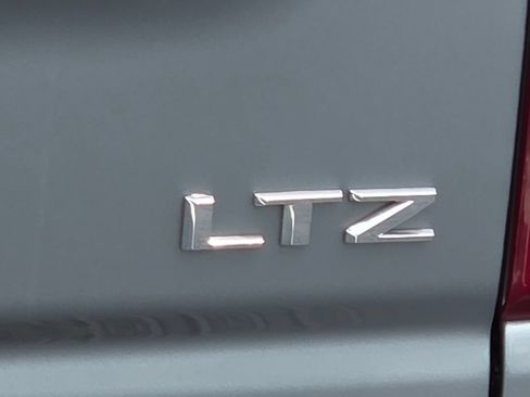 Used 2023 Chevrolet Silverado 1500 LTZ w/ LTZ Premium Package AWD/4WD image 15