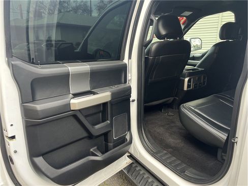 Used 2017 Ford F150 Lariat image 10