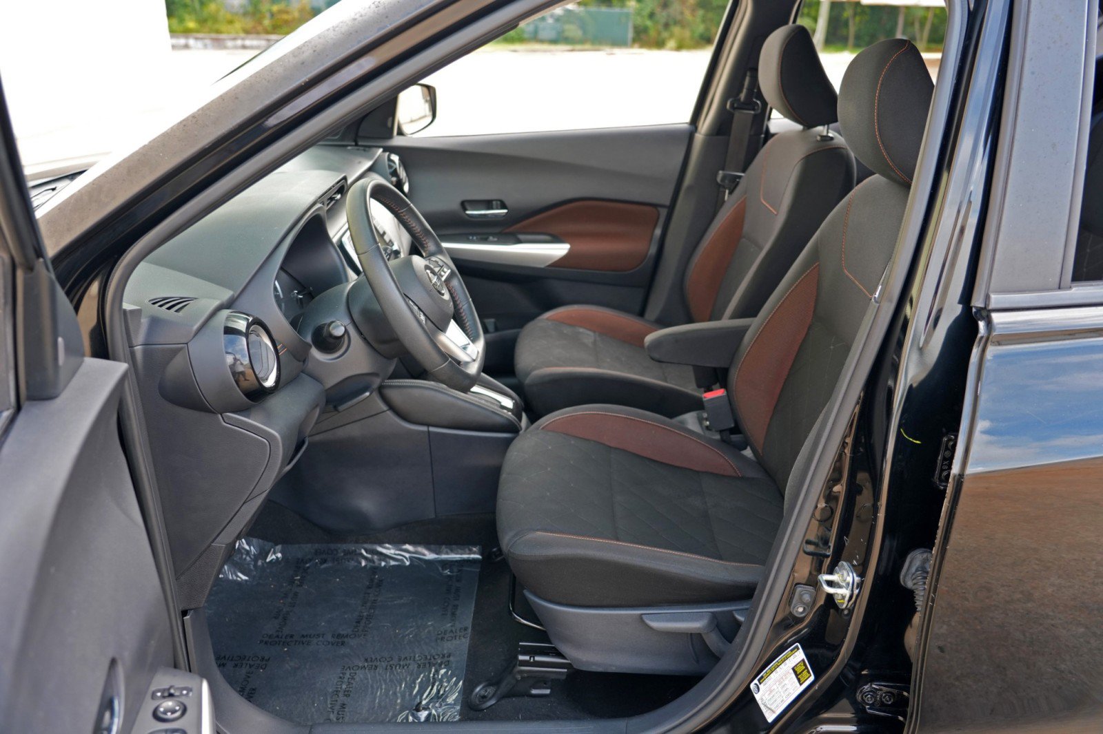 Used 2020 Nissan Kicks SR FWD image 15
