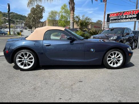 Used 2005 BMW Z4 2.5i image 11