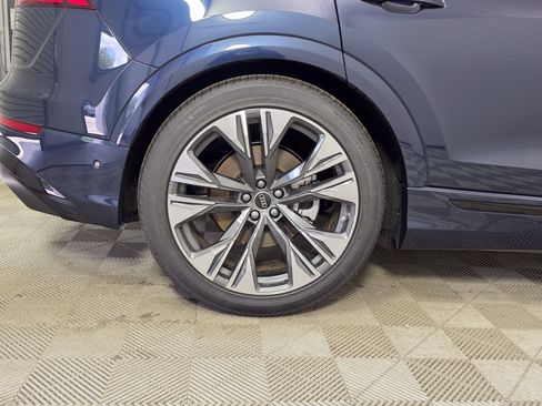 New 2026 Audi SQ7 Prestige AWD/4WD image 7